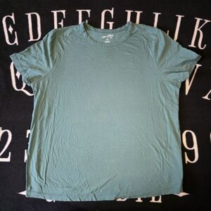 Universal Thread Tshirt